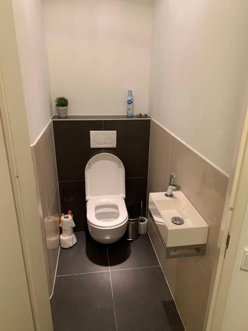 Stunning View Apt Free Parking Apartamento Roterdão Exterior foto