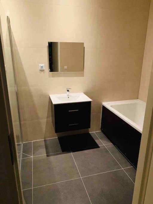 Stunning View Apt Free Parking Apartamento Roterdão Exterior foto