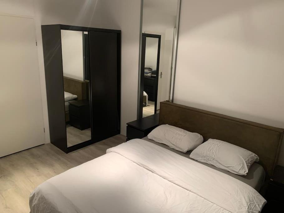 Stunning View Apt Free Parking Apartamento Roterdão Exterior foto
