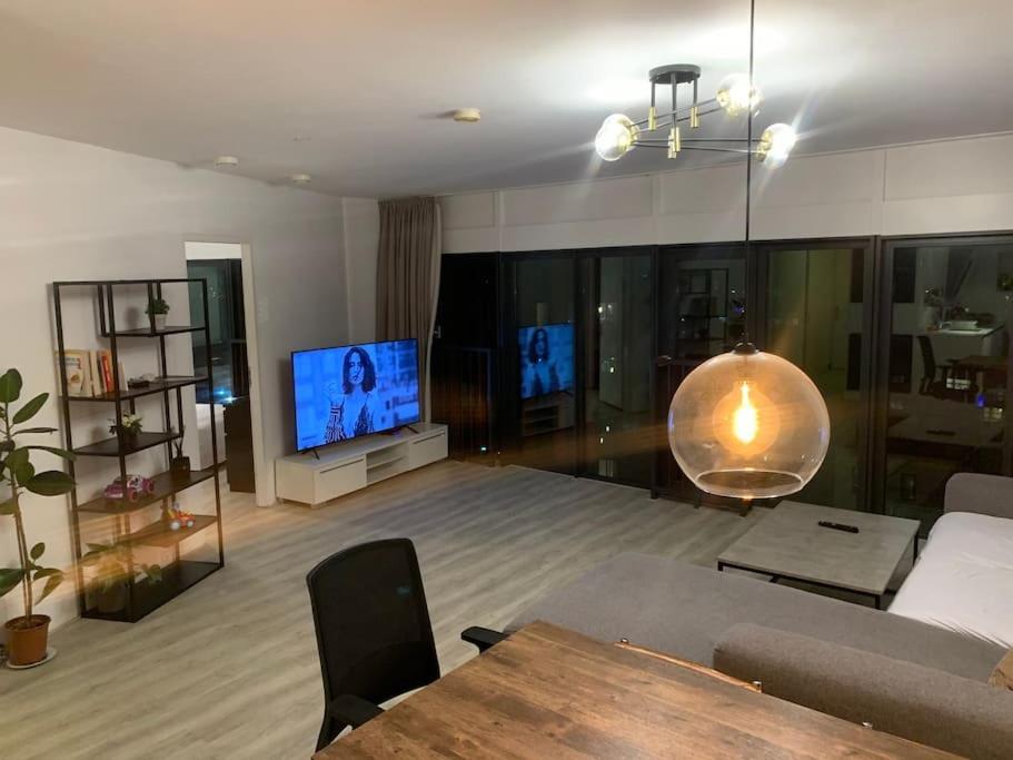 Stunning View Apt Free Parking Apartamento Roterdão Exterior foto